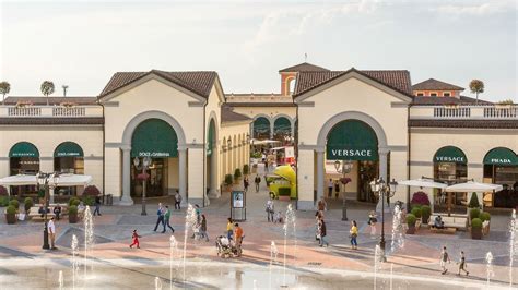 foto di prada serravalle|Serravalle Designer Outlet.